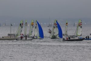 库里,分助力勇士,胜雷霆,爱游戏app,爱游戏官网,爱游戏体育官网,爱游戏体育app